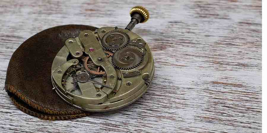 mecanismo de un reloj de bolsillo